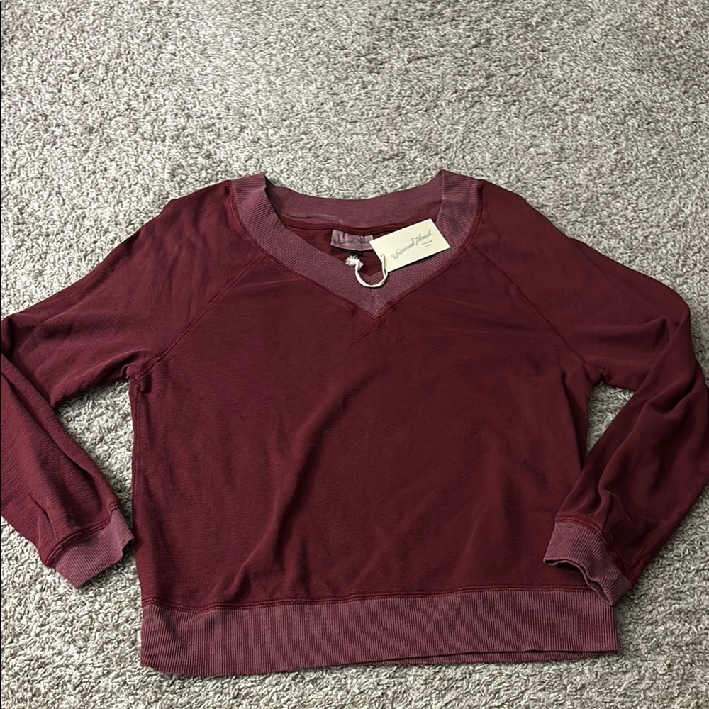 NWT Universal Thread target top size small